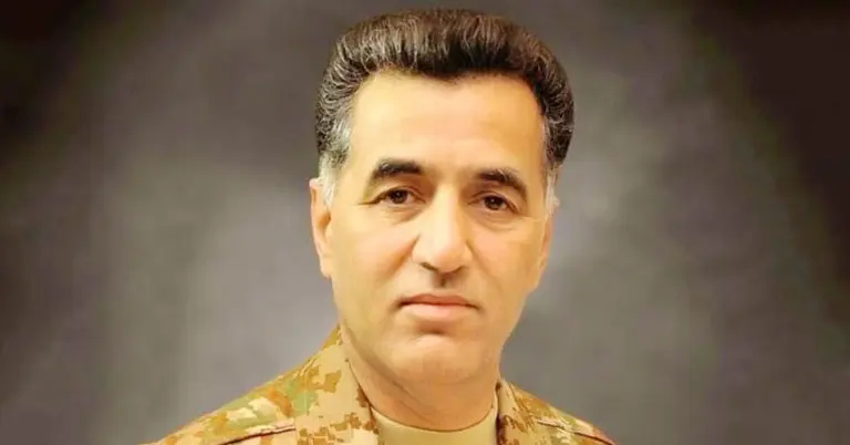 পাকিস্তানের সাবেক গোয়েন্দা সংস্থার  প্রধান ফয়েজ হামিদ